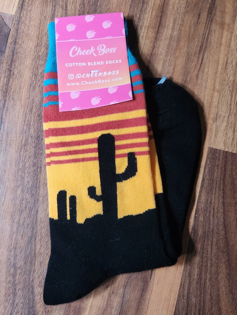 NWT Desert Cactus Sunset Cheek Boss Socks